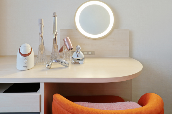 ReFaルームデスク写真