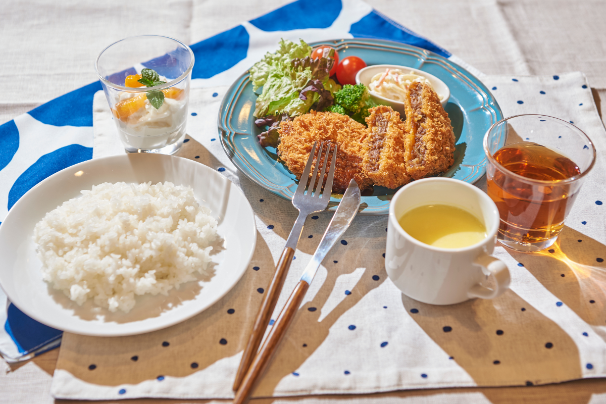 メンチカツ定食写真