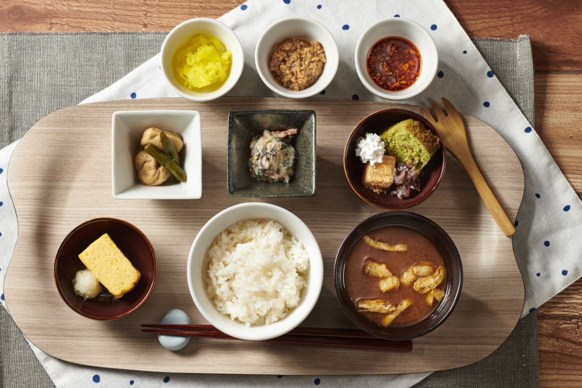 和食盛り付け写真